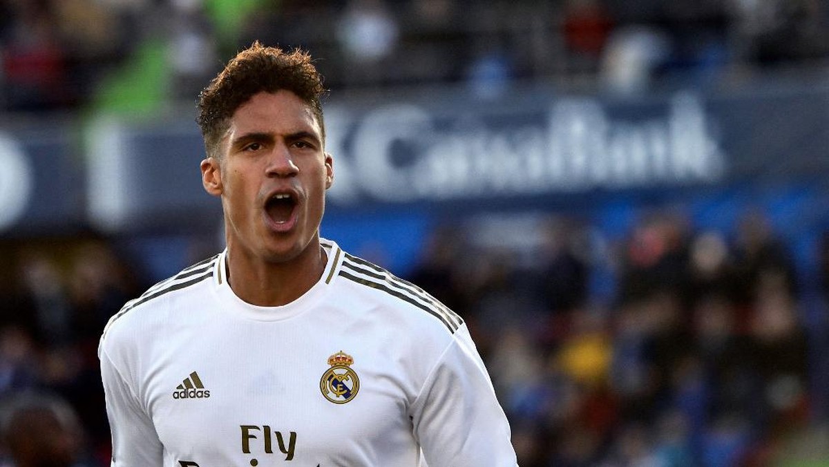 Raphael Varane segera bergabung dengan Manchester United. (Foto: AFP/OSCAR DEL POZO)