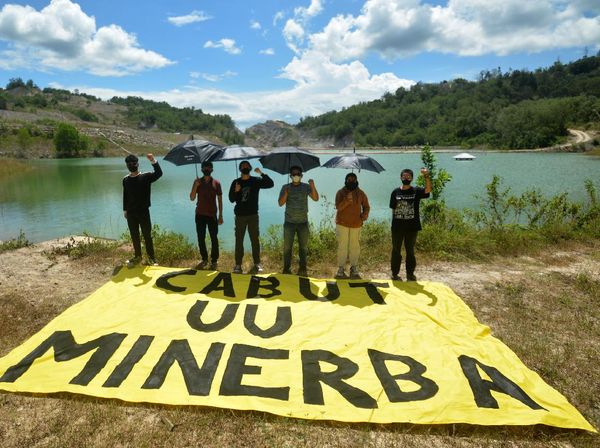 Aksi Cabut UU Minerba di Tambang Batubara