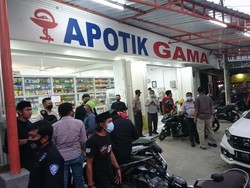 LSM Geruduk Apotek di Cilegon Gegara Obat yang Dibeli Tak Bisa Dikembalikan