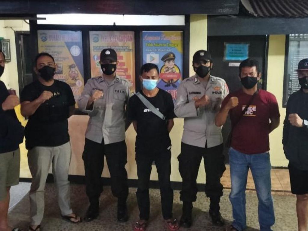 Terduga Pemalsu Surat Vaksin Penumpang Kapal Diamankan di Sultra Terduga Pemalsu Surat Vaksin Penumpang Kapal Diamankan di Sultra