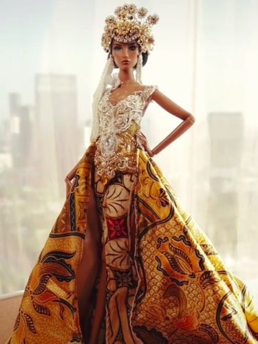 Barbie Disulap Pakai Siger Pengantin Sunda, Begini Penampilannya