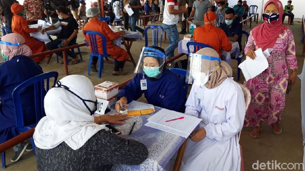 Boyolali Vaksinasi Serentak Pedagang di 15 Pasar Tradisional