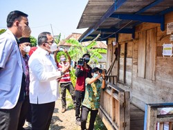 Bupati Musi Banyuasin Cek Warga Isoman, Beri Bantuan Obat hingga Vitamin