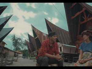 Warga Samosir Pertahankan Kain Ulos dari Arus Globalisasi