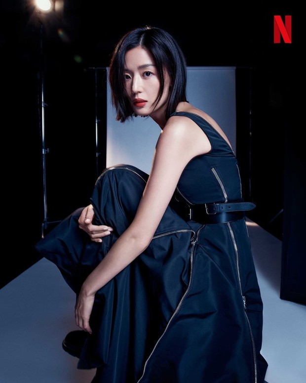 Jun Ji Hyun di pemotretan Netflix Korea