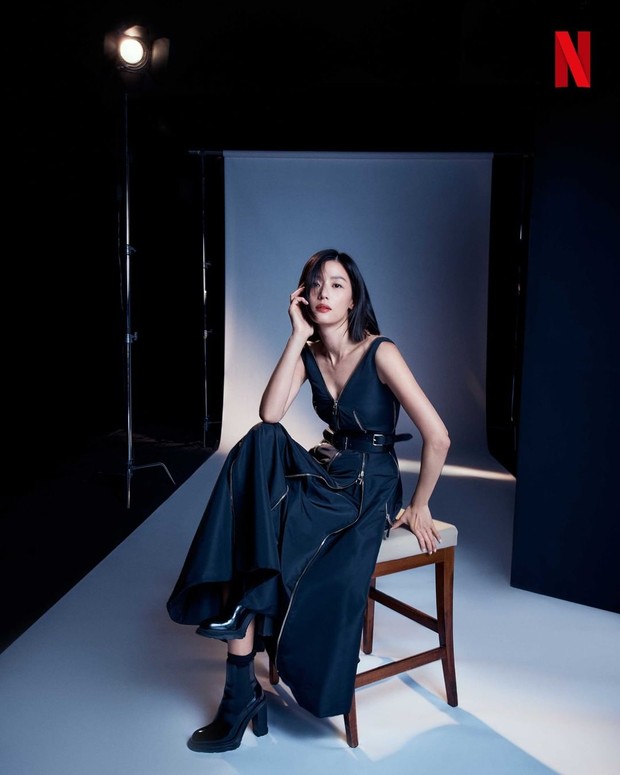 Jun Ji Hyun di pemotretan Netflix Korea