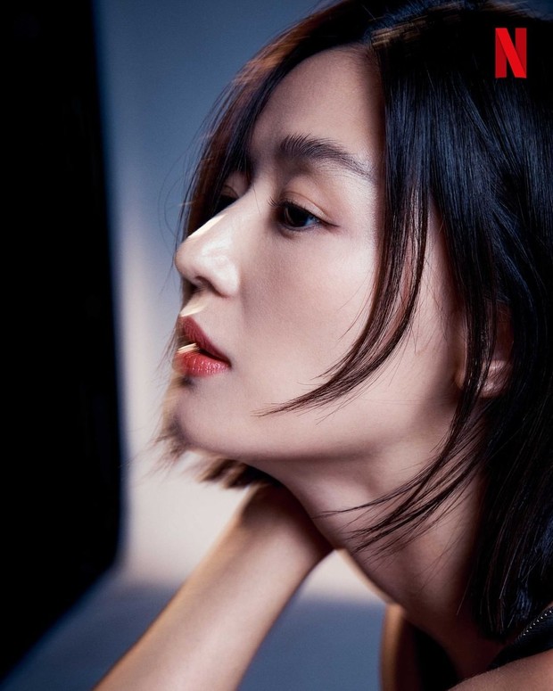 Jun Ji Hyun di pemotretan Netflix Korea