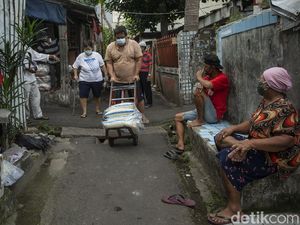 Bansos Beras Mulai Melipir ke Warga Jakarta