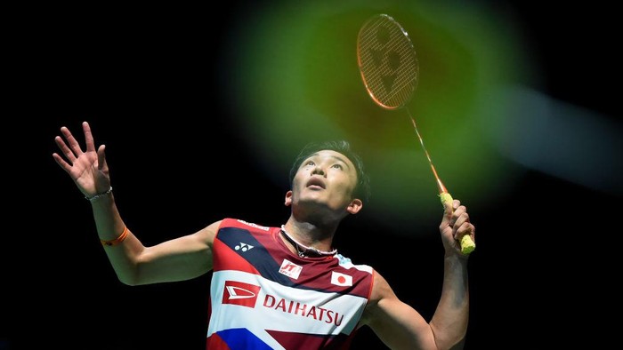 Kento Momota Cuek Sama Viktor Axelsen (Getty Images) Kento Momota Cuek Sama Viktor Axelsen (Getty Images)