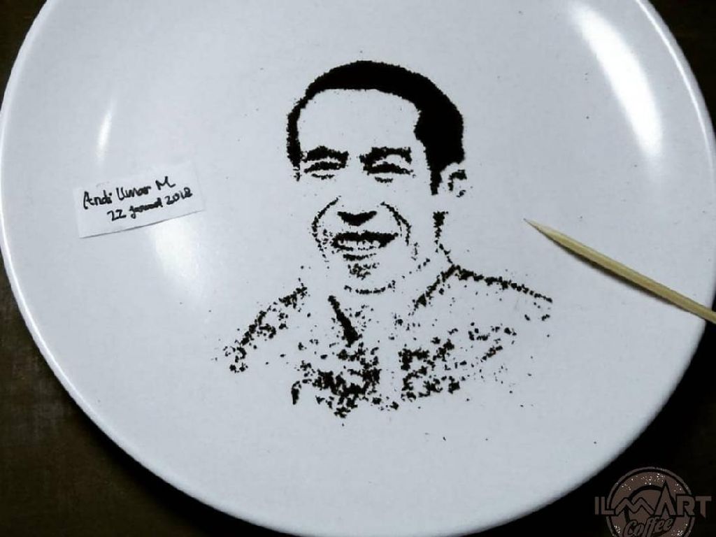 Keren! Seniman Ini Bikin Potret Wajah Jokowi dan Sandiaga Uno dari Kopi Bubuk