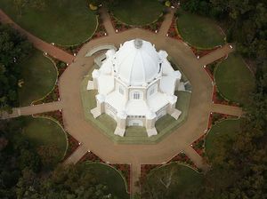 Sejarah Agama Bahai di RI: Dilarang Soekarno Lalu Diizinkan Gus Dur