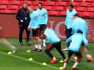 Memphis-Koeman Moncer di Timnas Belanda, di Barca Bagaimana?