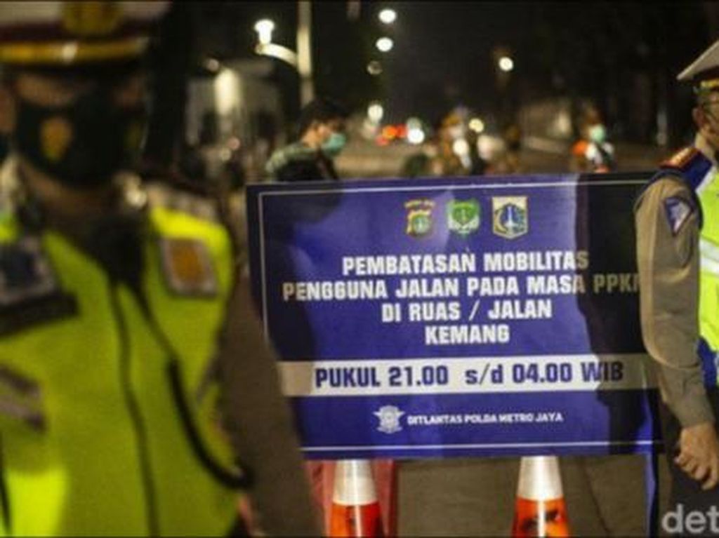 Menggagas Ruang Publik Baru Menggagas Ruang Publik Baru
