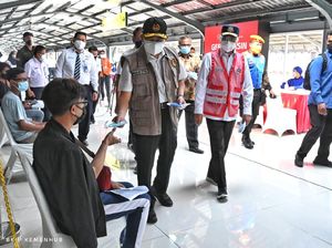 Menhub Sarankan KAI Intensifkan Program Vaksinasi di Luar Jabodetabek