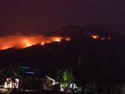 Momen Erupsi Gunung Ile Lewotolok Picu Karhutla