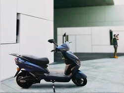 Indonesia Kedatangan Motor Listrik Baru, Praktis Enggak Perlu Charger