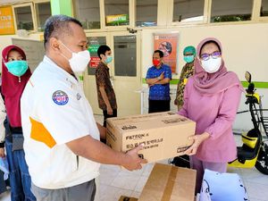 Bangkit dari Corona, Sejumlah Pihak Semangati hingga Bantu Nakes RSU Soetomo