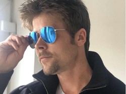 Punya Wajah Ganteng Mirip Brad Pitt, Pria Ini Justru Susah Cari Pacar