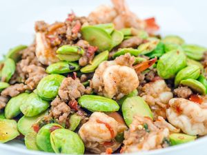 Resep Udang Pete Pedas Manis Buat Lauk Makan Siang Resep Udang Pete Pedas Manis Buat Lauk Makan Siang