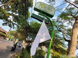Protes Aturan PPKM Level 4, Resto di Bandung Kibarkan Bendera Putih