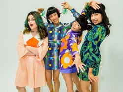 The Linda Lindas Gabung Bareng Rich Brian dan NIKI di Head in the Clouds