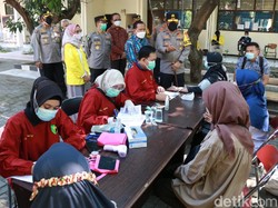 Jatim Siapkan Kado Herd Immunity untuk RI, Vaksinasi Sasar Mahasiswa