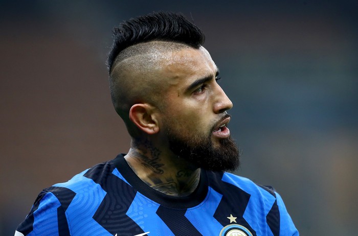 MILAN, ITALY - FEBRUARY 02: Arturo Vidal of FC Internazionale looks on during the Coppa Italia semi-final match between FC Internazionale and Juventus at Stadio Giuseppe Meazza on February 02, 2021 in Milan, Italy. Sporting stadiums around Italy remain under strict restrictions due to the Coronavirus Pandemic as Government social distancing laws prohibit fans inside venues resulting in games being played behind closed doors. (Photo by Marco Luzzani/Getty Images)