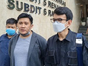 Pengacara Jerinx Tuding Ada Bos Kuat di Belakang Adam Deni Pengacara Jerinx Tuding Ada Bos Kuat di Belakang Adam Deni