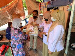 PPKM di Padang, Andre Rosiade Beri Bantuan BLT-Sembako untuk Warga