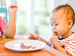 Bikin Waktu Ngemil Jadi Menyenangkan untuk Si Kecil, Ini Caranya