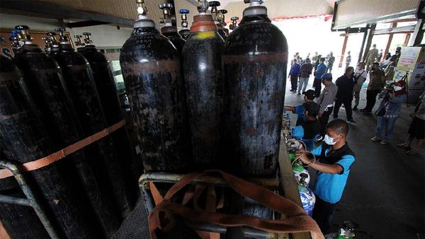 Di Rumah Bupati Karanganyar Isi Ulang Oksigen Gratis...tiss..
