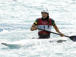 Kondom Bantu Atlet Kayak Australia Raih Emas Olimpiade