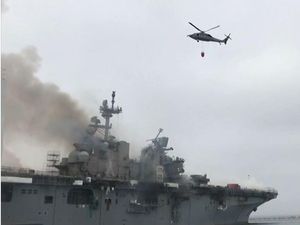 Kebakaran Hebat di Kapal Perang AS, Kru Didakwa jadi Pemicu