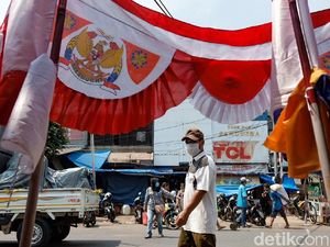 Penjual Bendera Gigit Jari Akibat Pandemi, Omzet Turun 50 Persen
