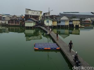 Potret Kampung yang Puluhan Tahun Mengapung di Jakarta Barat