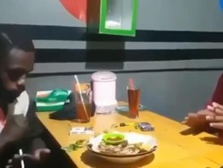 Sosok Peltu Deni yang Pandai Bahasa Isyarat-Teman Korban Injak Kepala di Papua