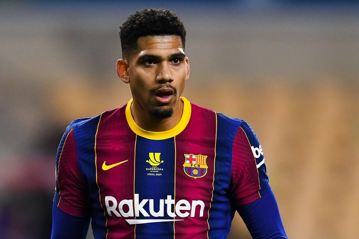Ronald Araujo SEVILLE, SPAIN - JANUARY 17: Ronald Araujo of FC Barcelona looks on during the Supercopa de Espana Final match between FC Barcelona and Athletic Club at Estadio de La Cartuja on January 17, 2021 in Seville, Spain. Sporting stadiums around Spain remain under strict restrictions due to the Coronavirus Pandemic as Government social distancing laws prohibit fans inside venues resulting in games being played behind closed doors. (Photo by David Ramos/Getty Images)