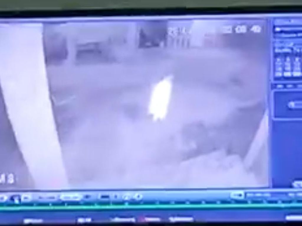 Misteri Sosok Putih Gedor Rumah Warga Batu Bara Malam Hari Misteri Sosok Putih Gedor Rumah Warga Batu Bara Malam Hari