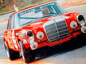 Mengenang Kelahiran Mercedes-AMG yang Berawal dari Arena Balap Mengenang Kelahiran Mercedes-AMG yang Berawal dari Arena Balap