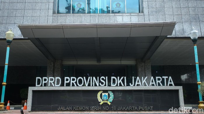 Siapa Influencer Ngaku-ngaku Vaksin Ketiga di DPRD DKI? Siapa Influencer Ngaku-ngaku Vaksin Ketiga di DPRD DKI?