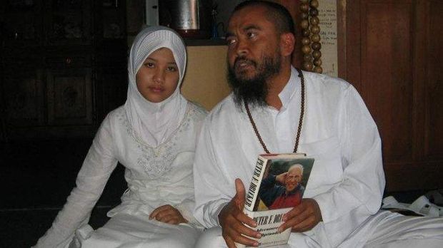 Luftiana Ulfa ABG 12 tahun sempat bikin heboh beberapa tahun lalu karena dipersunting oleh Syekh Puji. Yuk lihat potretnya sekarang!