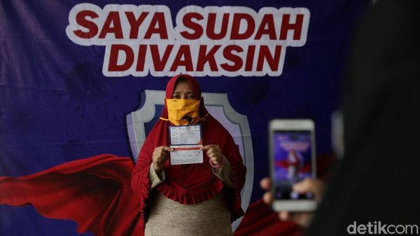 Vaksin Jadi Syarat Beraktivitas, Vaksinasi COVID-19 Gencar di Jakarta