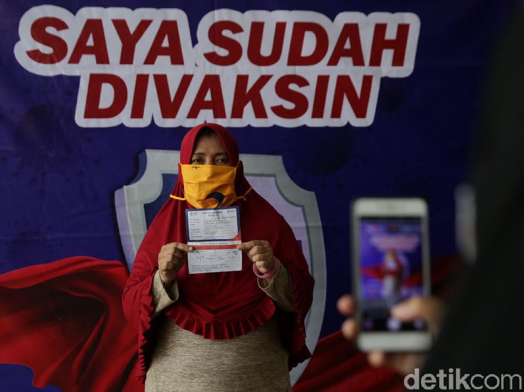 Cegah Kerumunan, Titik Vaksinasi COVID di Medan Bakal Diperbanyak Cegah Kerumunan, Titik Vaksinasi COVID di Medan Bakal Diperbanyak