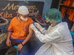 Polisi Kota Probolinggo Vaksin 13 Tahanan