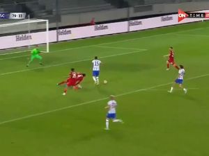 Momen Memalukan Van Dijk di Laga Comeback Bersama Liverpool Momen Memalukan Van Dijk di Laga Comeback Bersama Liverpool