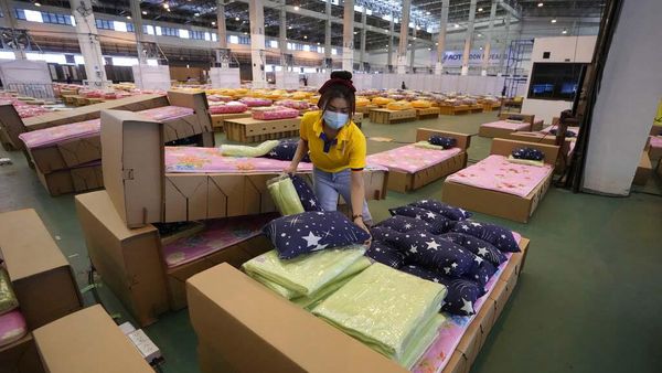 Potret Gudang Kargo Bandara Bangkok yang Disulap Jadi RS