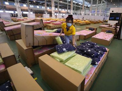 Potret Gudang Kargo Bandara Bangkok yang Disulap Jadi RS
