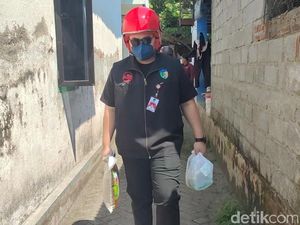 Bupati Kediri Bagikan Vitamin dan Sembako ke Warga Isoman