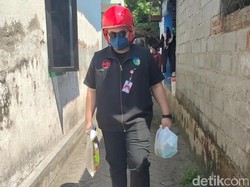 Bupati Kediri Bagikan Vitamin dan Sembako ke Warga Isoman