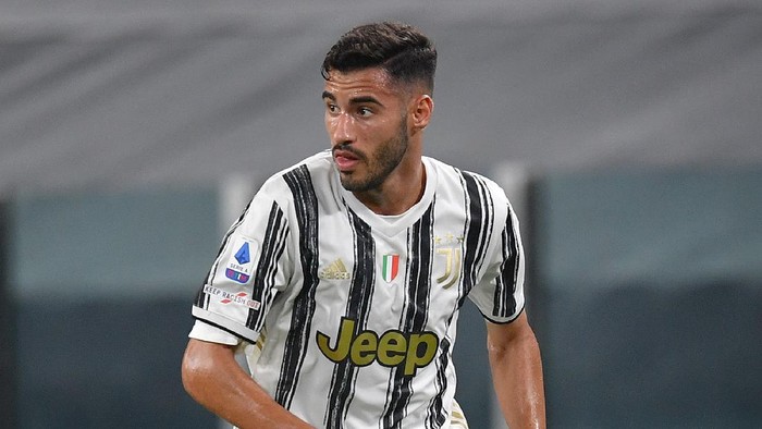 TURIN, ITALY - SEPTEMBER 20:  Gianluca Frabotta of Juventus in action during the Serie A match between Juventus and UC Sampdoria at Allianz Stadium on September 20, 2020 in Turin, Italy.  (Photo by Valerio Pennicino/Getty Images)